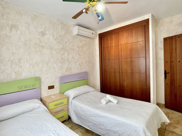 Image No.17-3 Bed Property for sale
