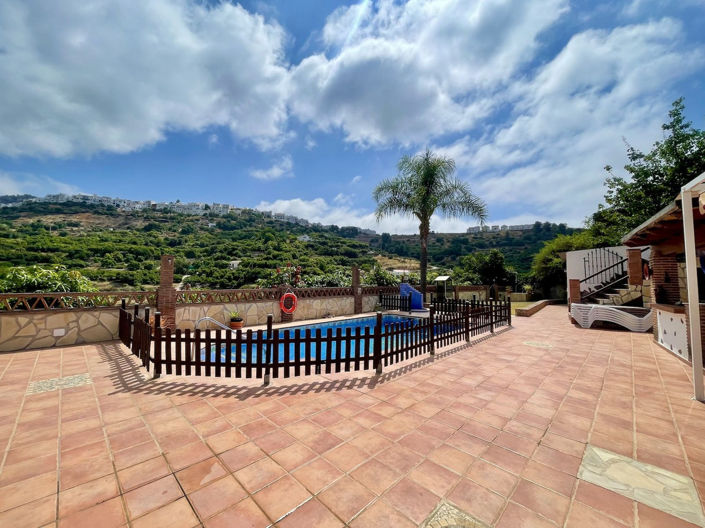 Image No.34-3 Bed Property for sale