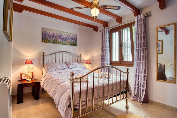 Image No.29-5 Bed Property for sale