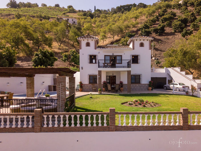 Image No.3-5 Bed Property for sale