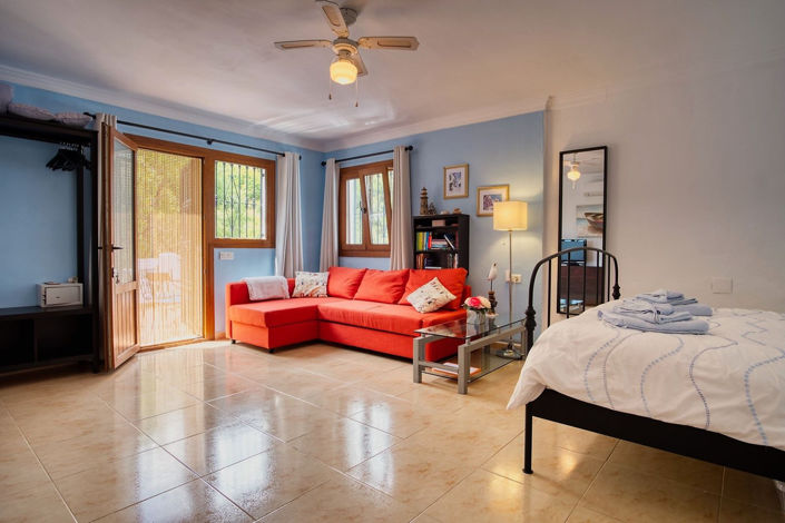Image No.35-5 Bed Property for sale