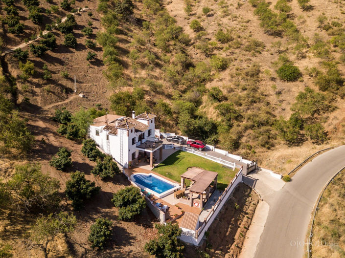 Image No.46-5 Bed Property for sale