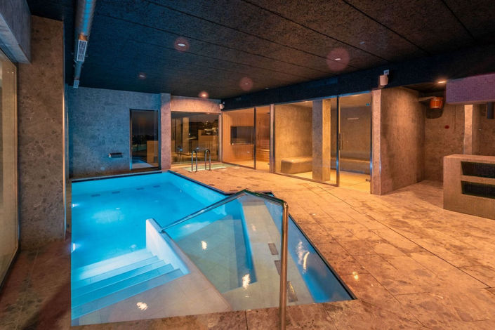 Image No.26-3 Bed Property for sale