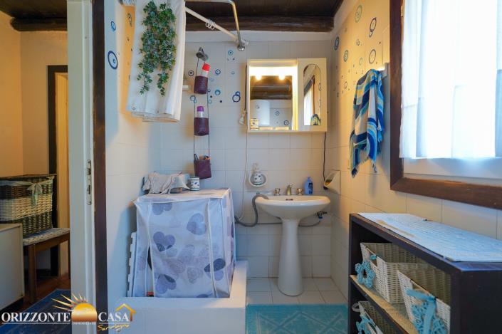 Image No.34-2 Bed Semi-Detached for sale