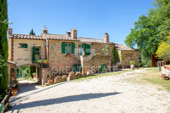 Image No.5-6 Bed Country House for sale