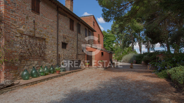 Image No.20-24 Bed Country House for sale