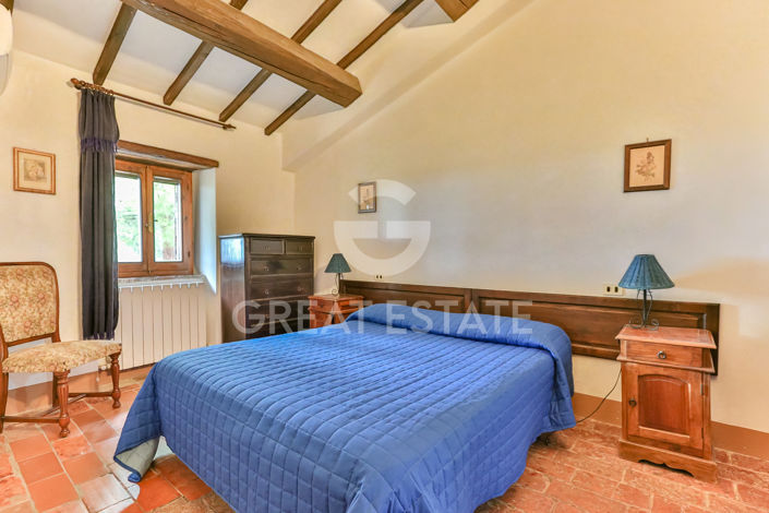 Image No.33-24 Bed Country House for sale