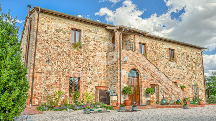 Image No.8-7 Bed Country House for sale