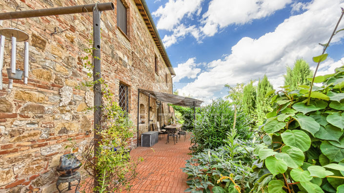 Image No.9-7 Bed Country House for sale