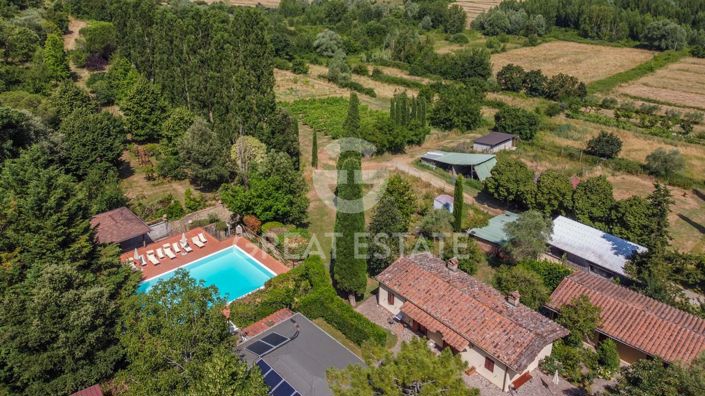 Image No.5-12 Bed Farmhouse for sale
