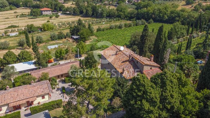 Image No.8-12 Bed Farmhouse for sale