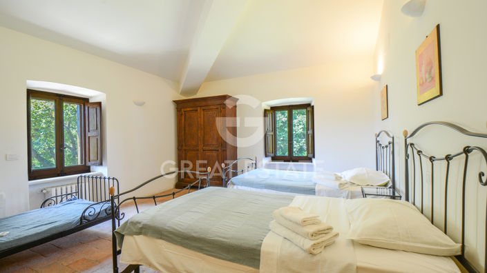 Image No.41-5 Bed Country House for sale