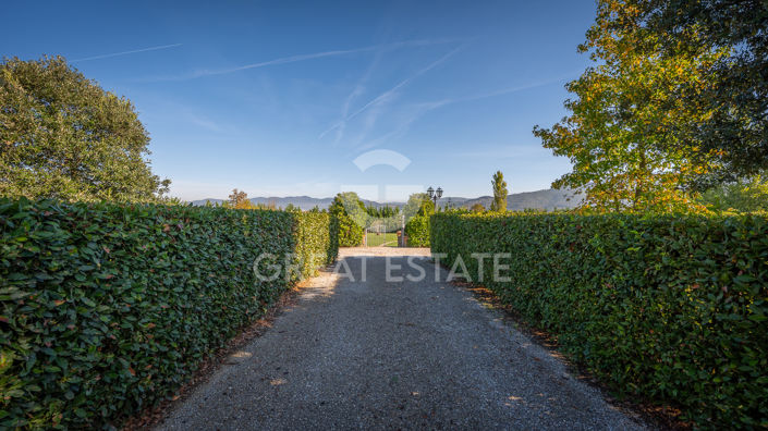 Image No.12-6 Bed Country House for sale