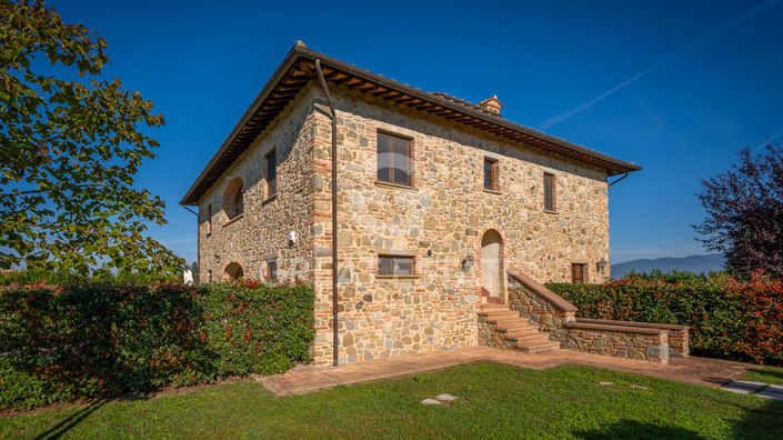 Image No.10-6 Bed Country House for sale