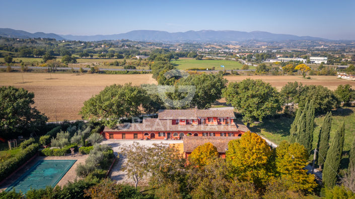 Image No.5-14 Bed Farmhouse for sale