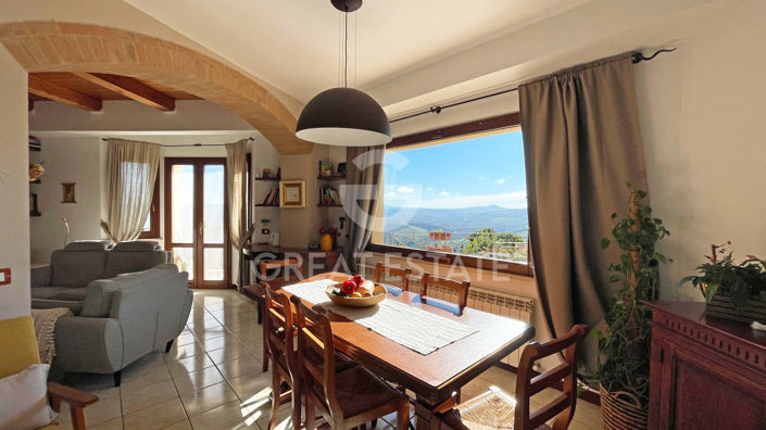 Image No.2-3 Bed Townhouse for sale