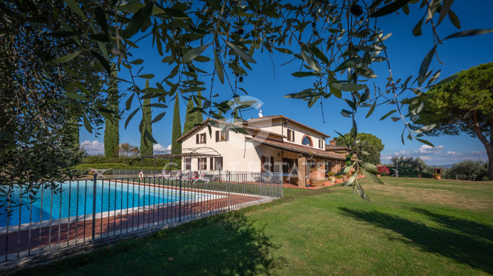 Image No.13-8 Bed Country House for sale