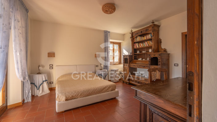 Image No.34-8 Bed Country House for sale