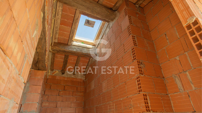 Image No.5-2 Bed Country House for sale