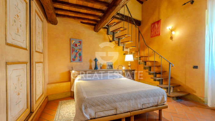Image No.24-Maison de campagne de 7 chambres à vendre à Reggello