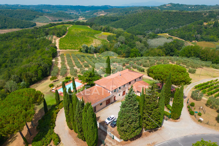 Image No.9-Maison de campagne de 12 chambres à vendre à Castelfiorentino
