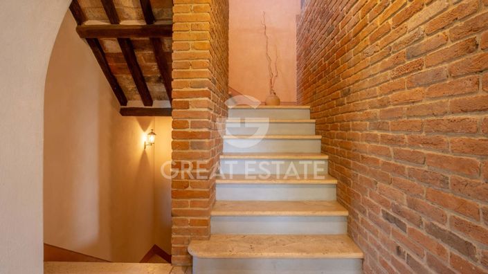 Image No.23-5 Bed Country House for sale
