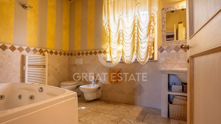 Image No.37-5 Bed Country House for sale