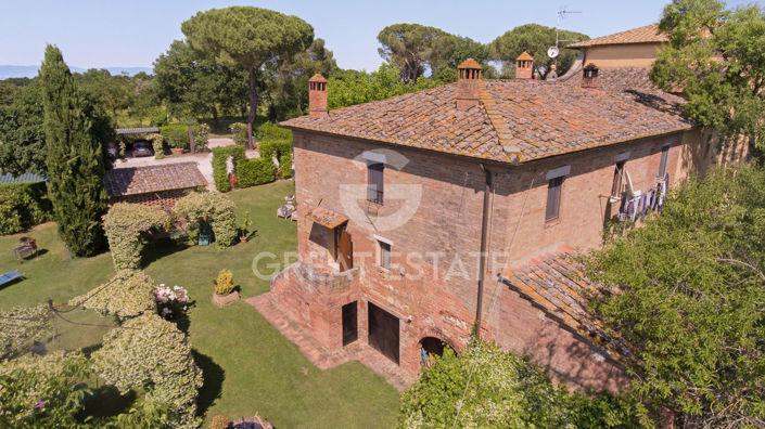 Image No.10-7 Bed Country House for sale