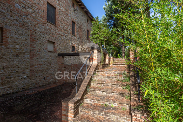 Image No.10-7 Bed Country House for sale