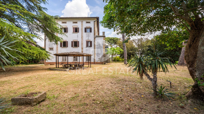 Image No.8-10 Bed Country House for sale