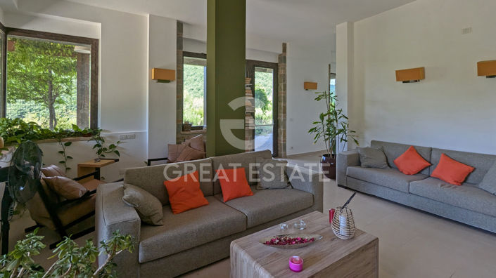 Image No.2-16 Bed Country House for sale