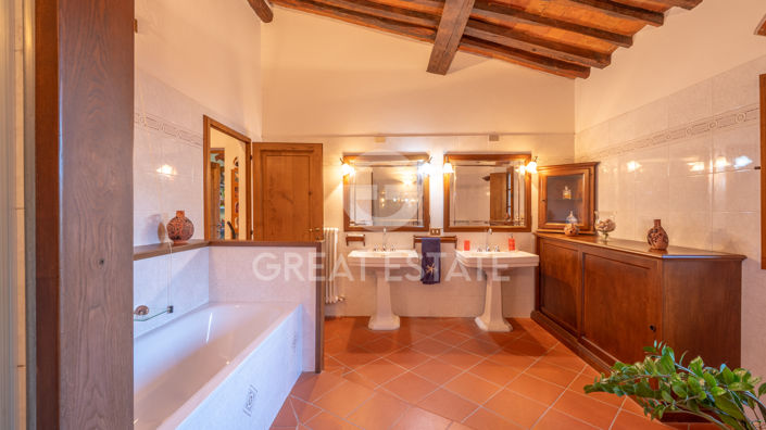 Image No.42-3 Bed Country House for sale