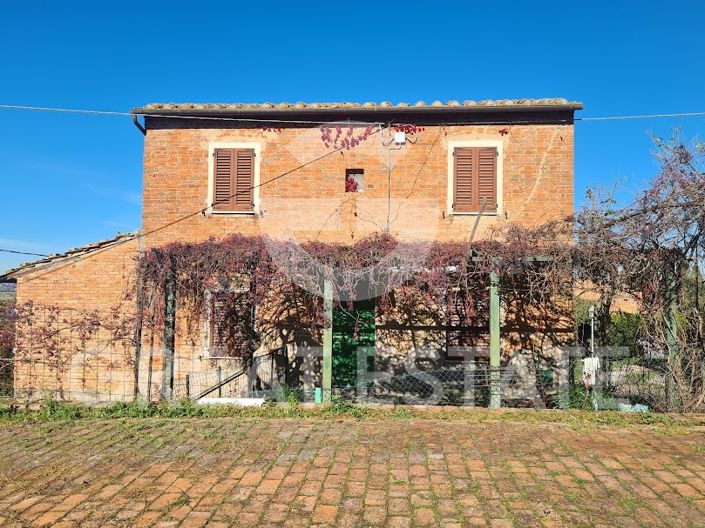 Image No.2-Maison de campagne de 3 chambres à vendre à Castiglione del Lago
