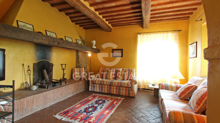 Image No.2-4 Bed Country House for sale