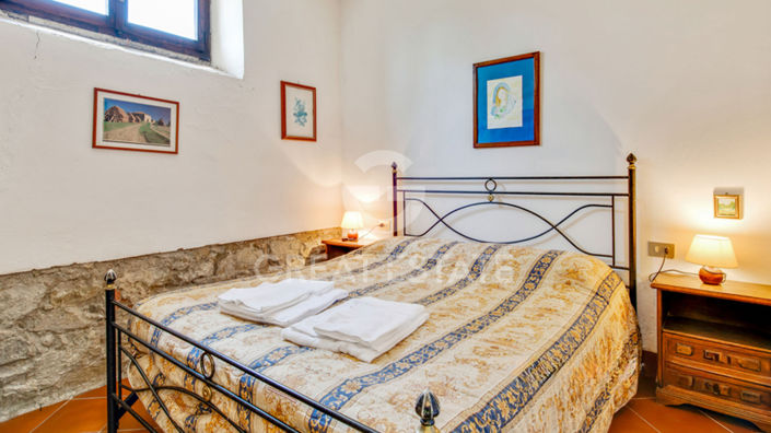Image No.24-15 Bed Country House for sale