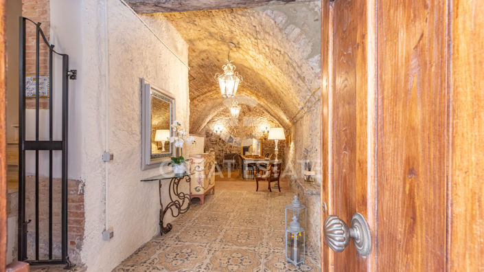 Image No.3-3 Bed Property for sale