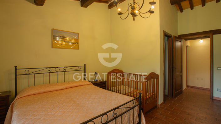 Image No.24-4 Bed Country House for sale