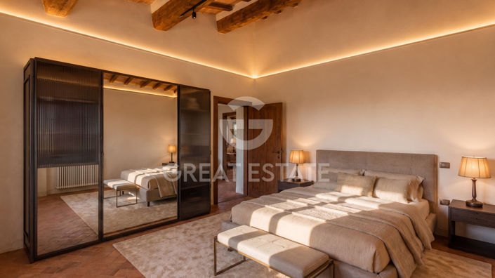 Image No.17-4 Bed Country House for sale