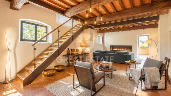 Image No.2-4 Bed Country House for sale