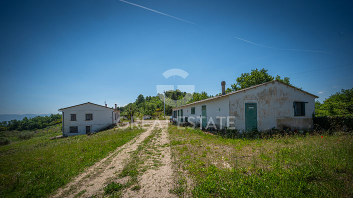 Image No.11-3 Bed Country House for sale