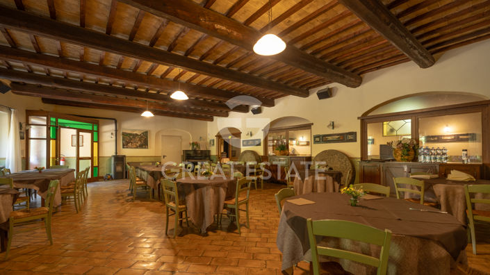 Image No.2-19 Bed Farmhouse for sale