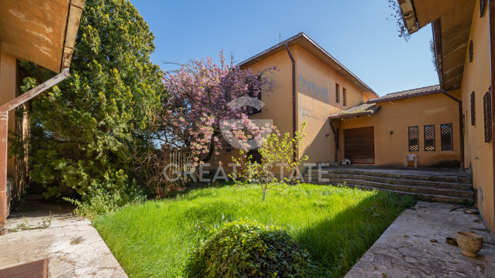 Image No.16-14 Bed Country House for sale