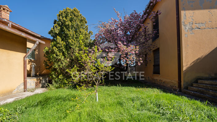 Image No.17-14 Bed Country House for sale