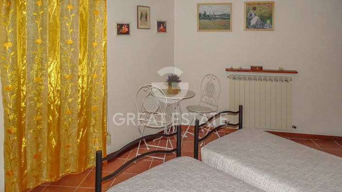 Image No.20-2 Bed Property for sale