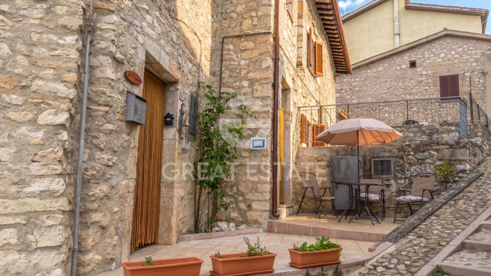 Image No.8-2 Bed Property for sale