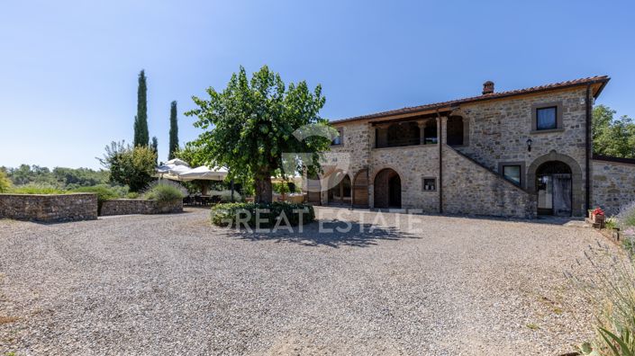 Image No.11-7 Bed Country House for sale