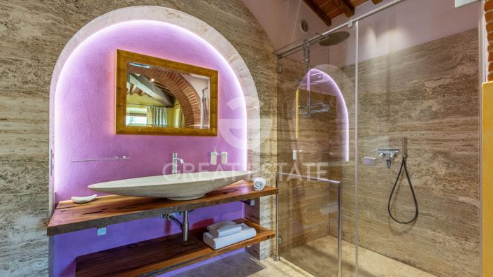 Image No.57-7 Bed Country House for sale