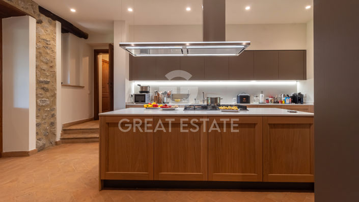 Image No.42-6 Bed Country House for sale