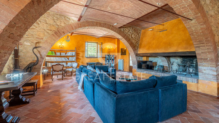 Image No.25-8 Bed Country House for sale