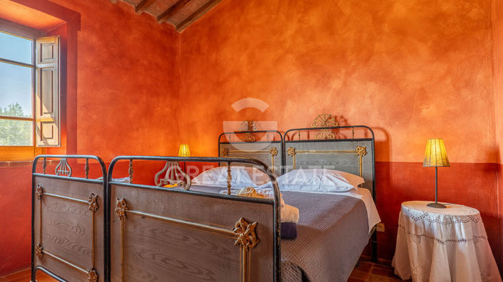 Image No.36-8 Bed Country House for sale